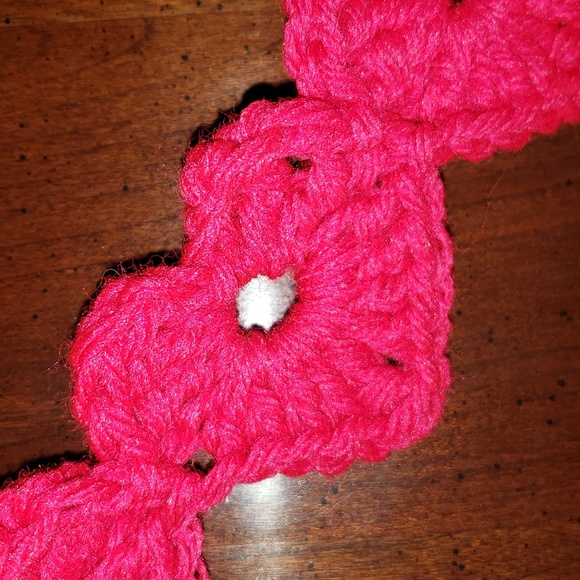 Crochet Red Hearts Garland - Picture 4 of 4